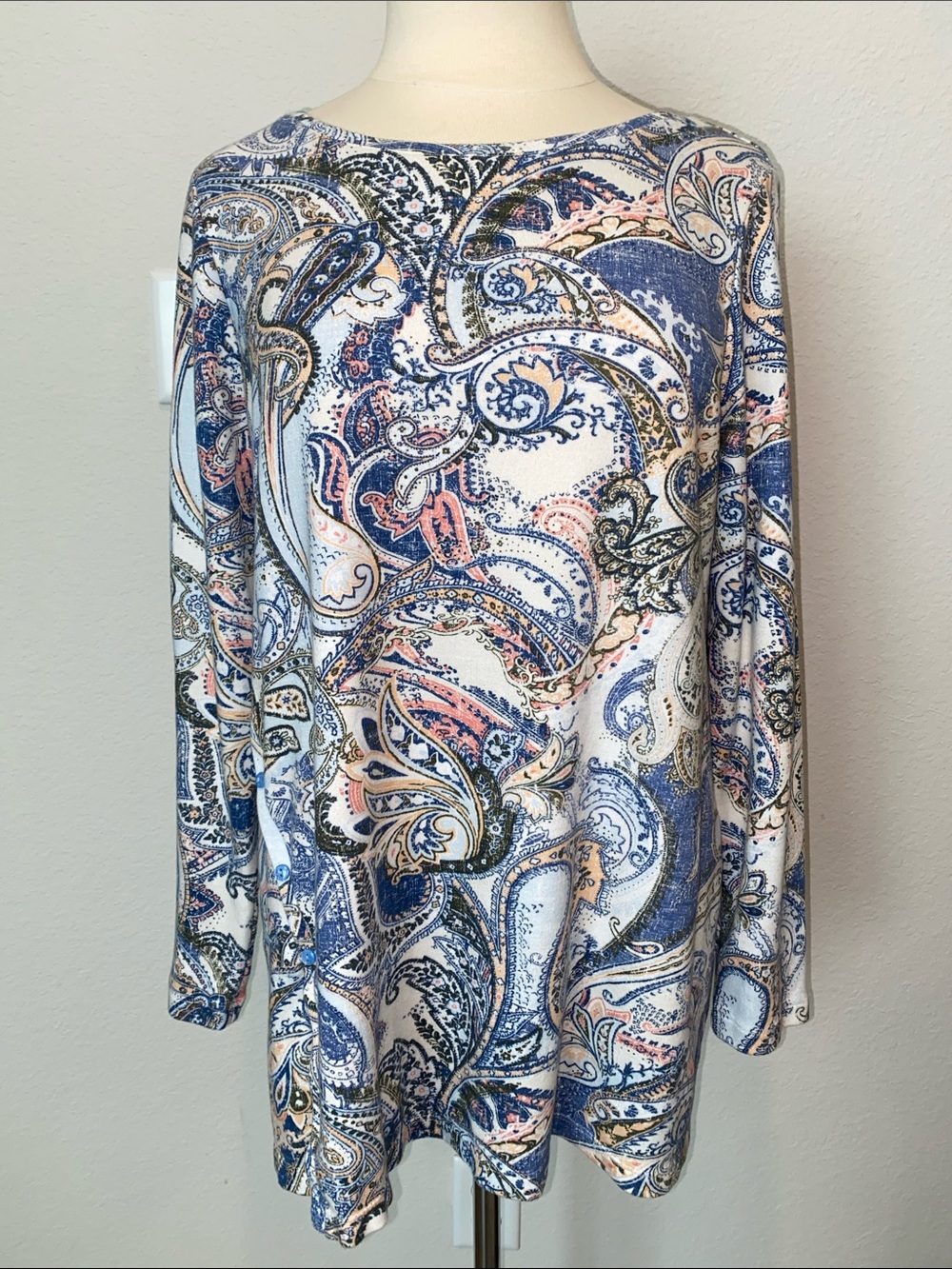 Chico's Paisley Scoop Neck Top in Blue & White Sz Large